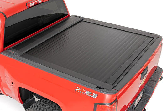 Rough Country Retractable Bed Cover | 5'9" Bed | Chevy/GMC 1500 (04-18 & Classic)