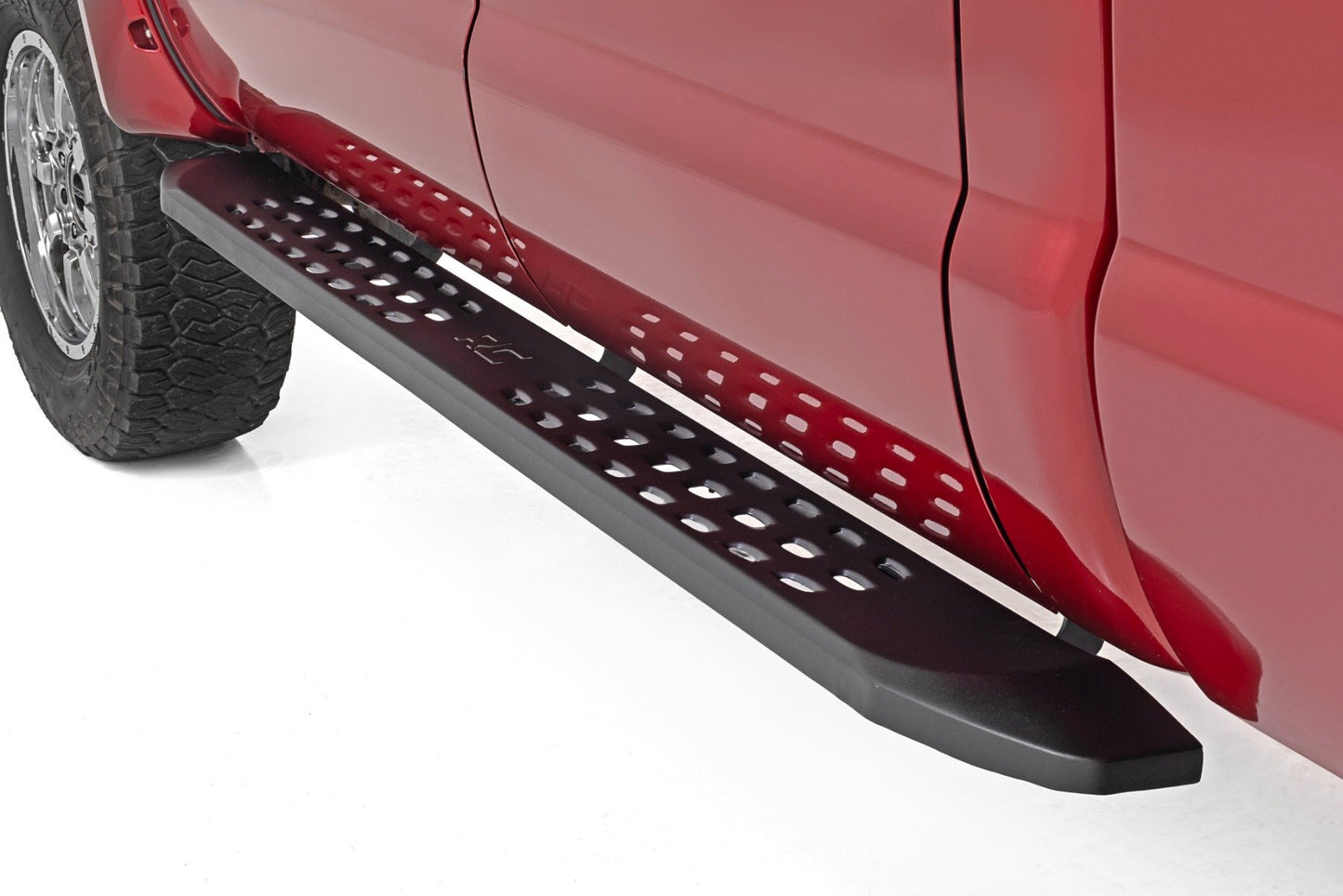 Rough Country RPT2 Running Board | Crew Cab | Black | Ford F-250/F-350 Super Duty (09-16)