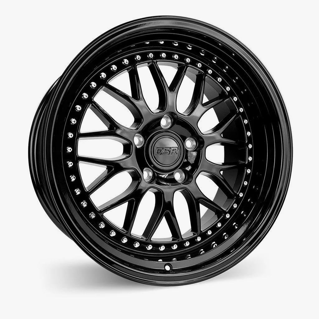 ESR SR01 18x8.5 5x114.3 +30 72.56 Gloss Black (88551430 SR01GBLK)