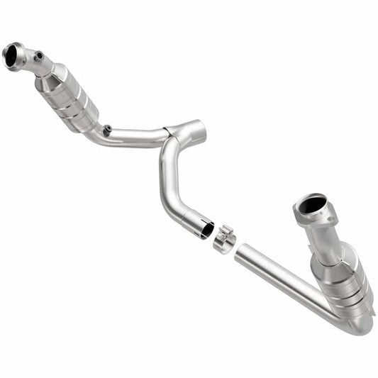 MagnaFlow Direct Fit Catalytic Converter 2006 Dodge RAM 1500 Pickup 5.7L Solid Front Axle (49711)